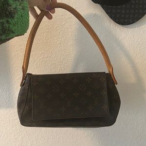 LOUIS VUITTON shoulder bag